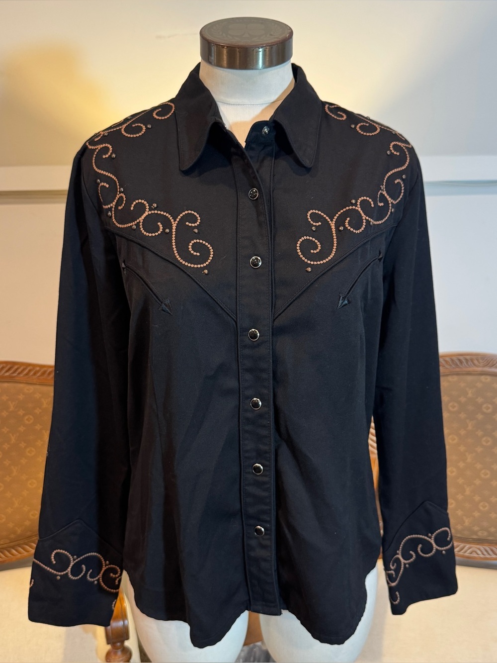 Scully Black Western Snap Button Shirt Embroidered Copper Scrolls Cross Studs L
